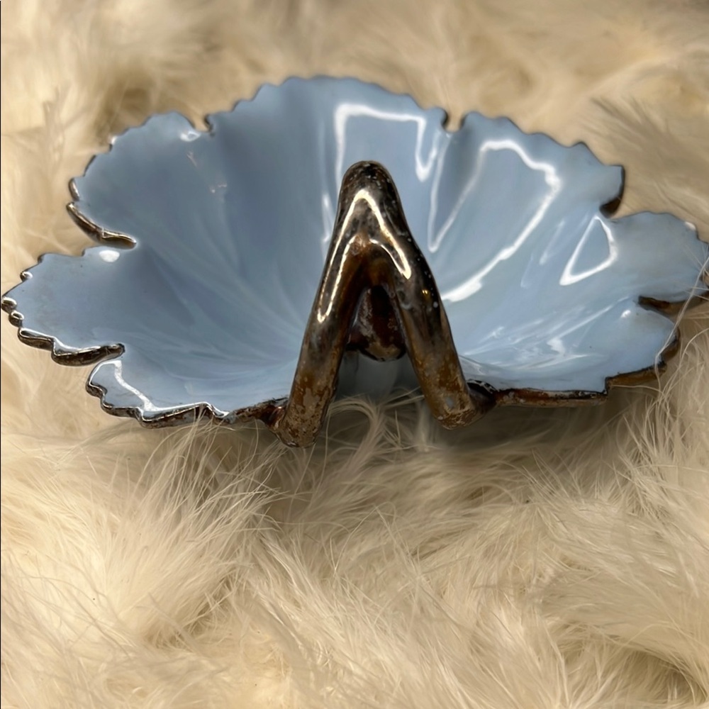 MCM Vintage Patina Baby Blue Ceramic Maple Leaf Dish JewelryHolder Art Sculpture - Picture 9 of 11